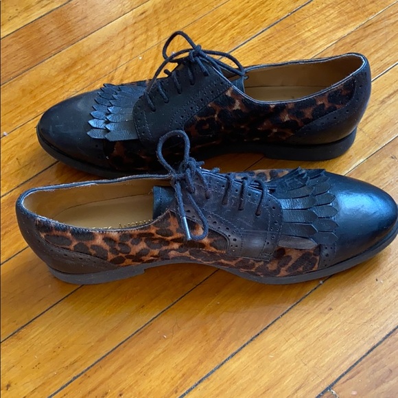 Women’s Shoe - Picture 5 of 6